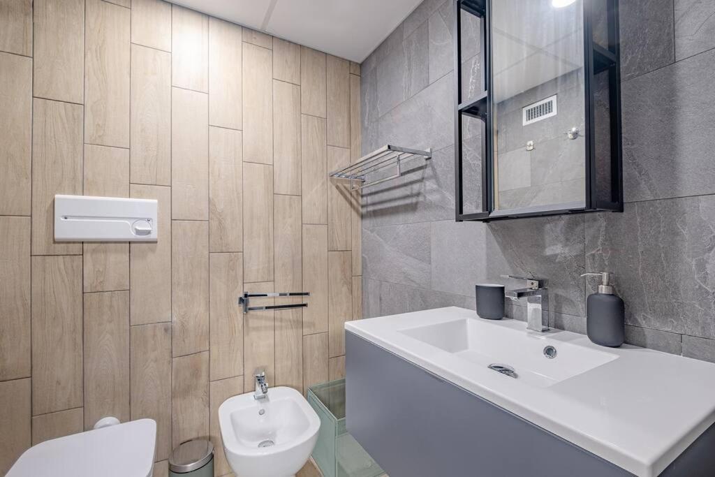 Modern Apartment At San Giovanni Roma Exterior foto
